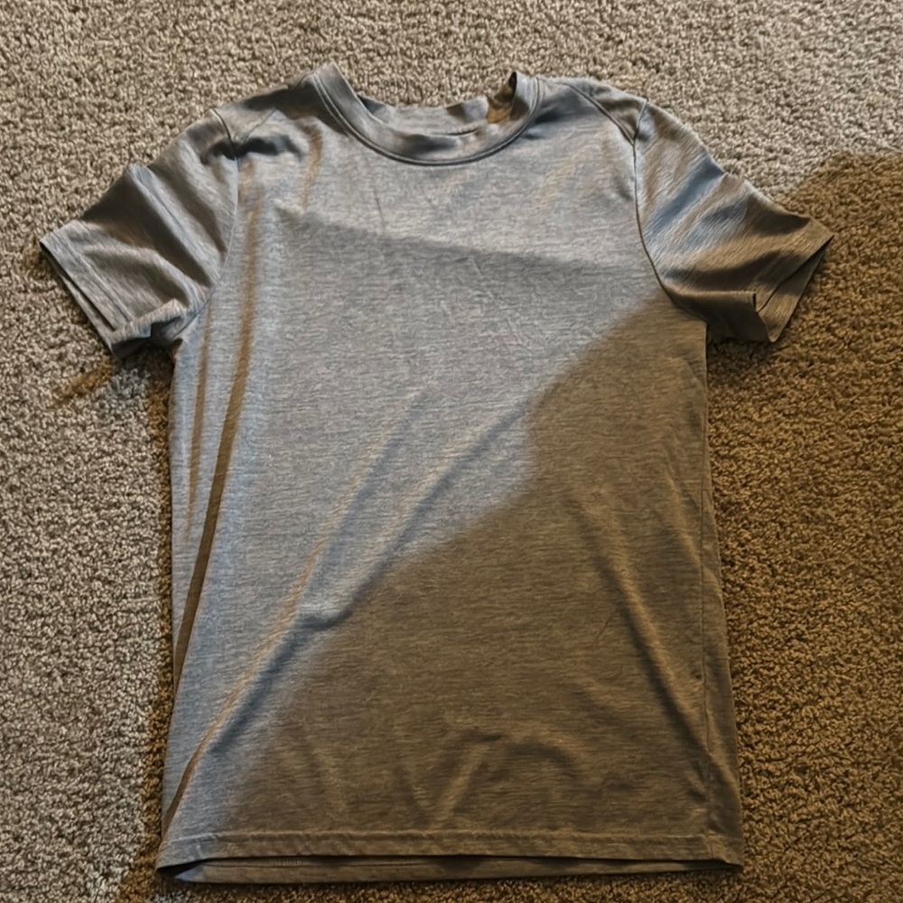 The Academy Brand Gray Short Sleeve Tee